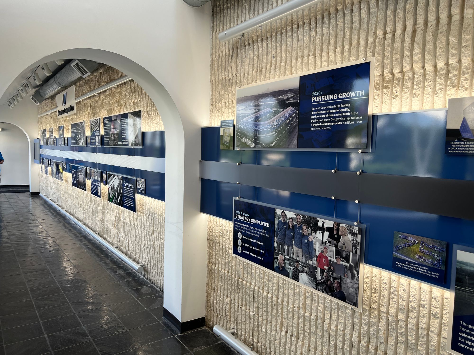 halo-lighting-company-lobby-display halo-lighting-company-lobby-display