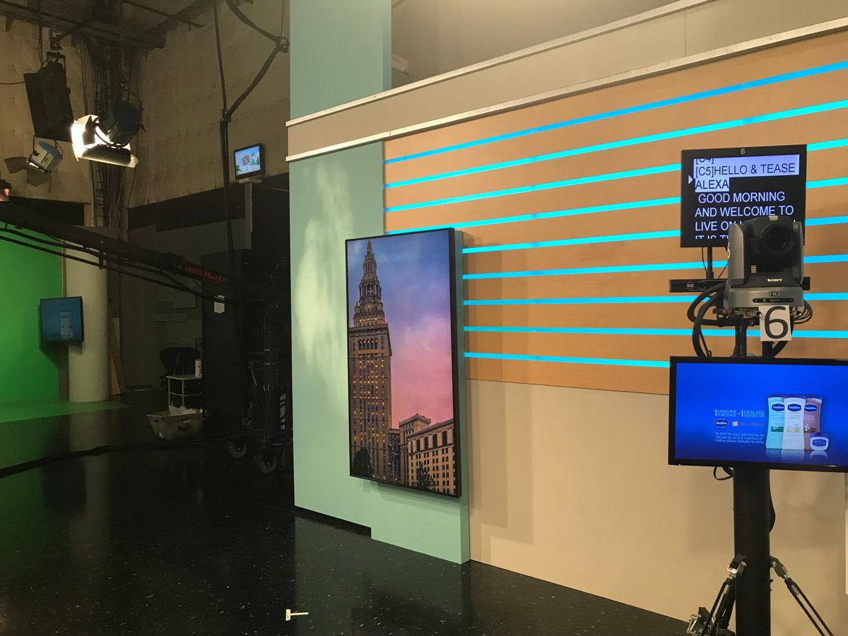 LED-accent-wall-TV-studio