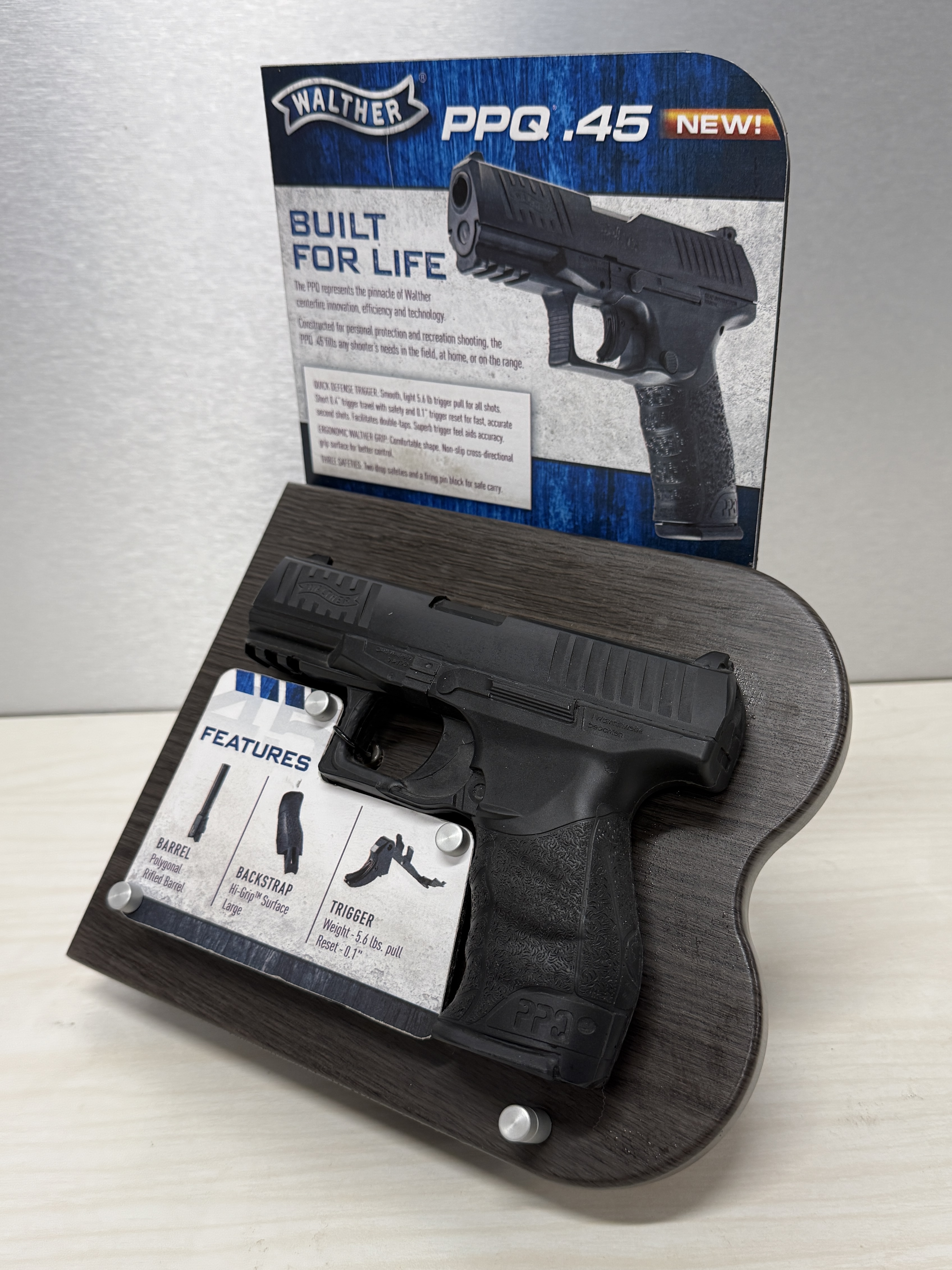 Walther In-Showcase Countertop Display 1