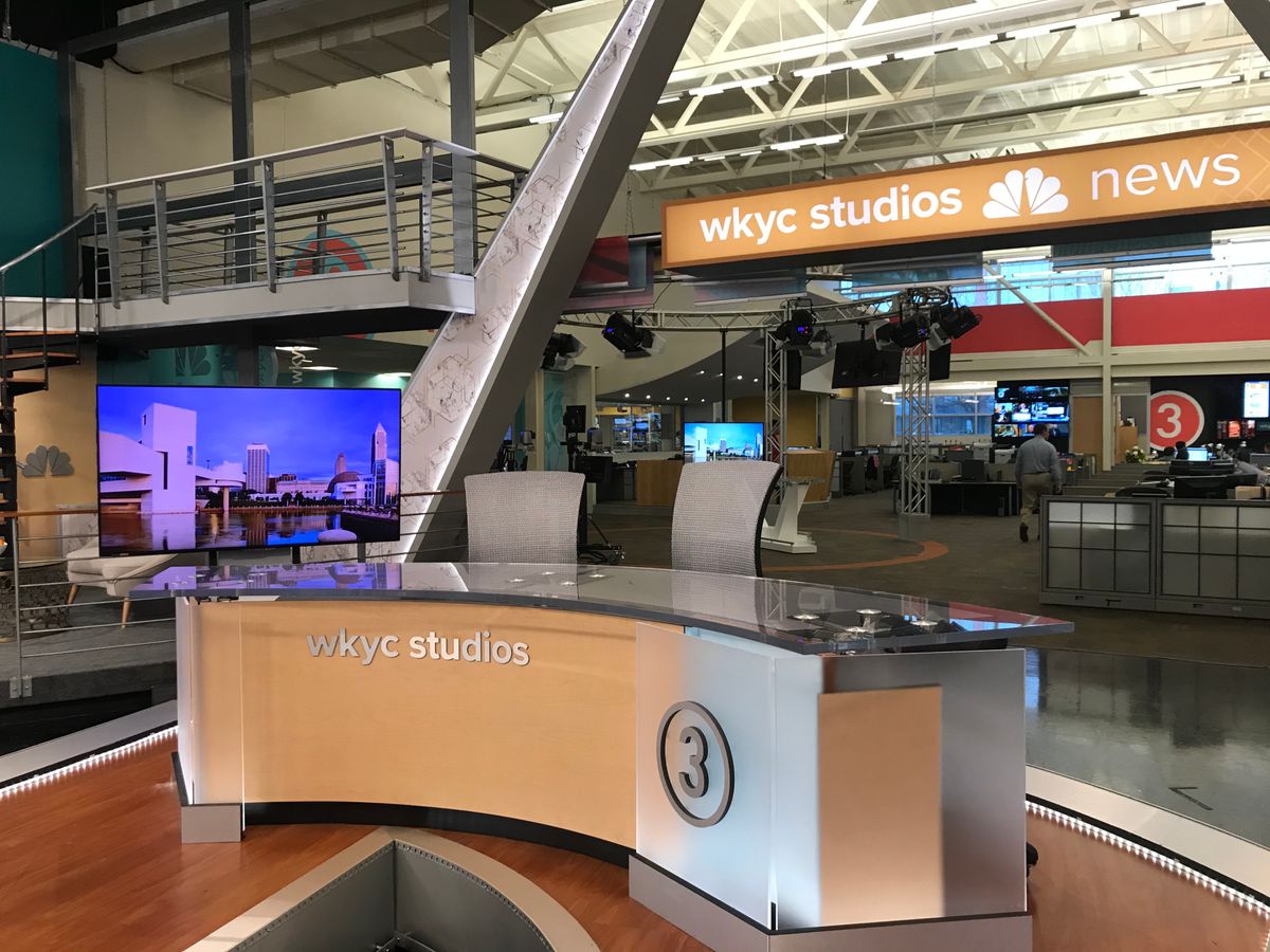 anchor-news-desk