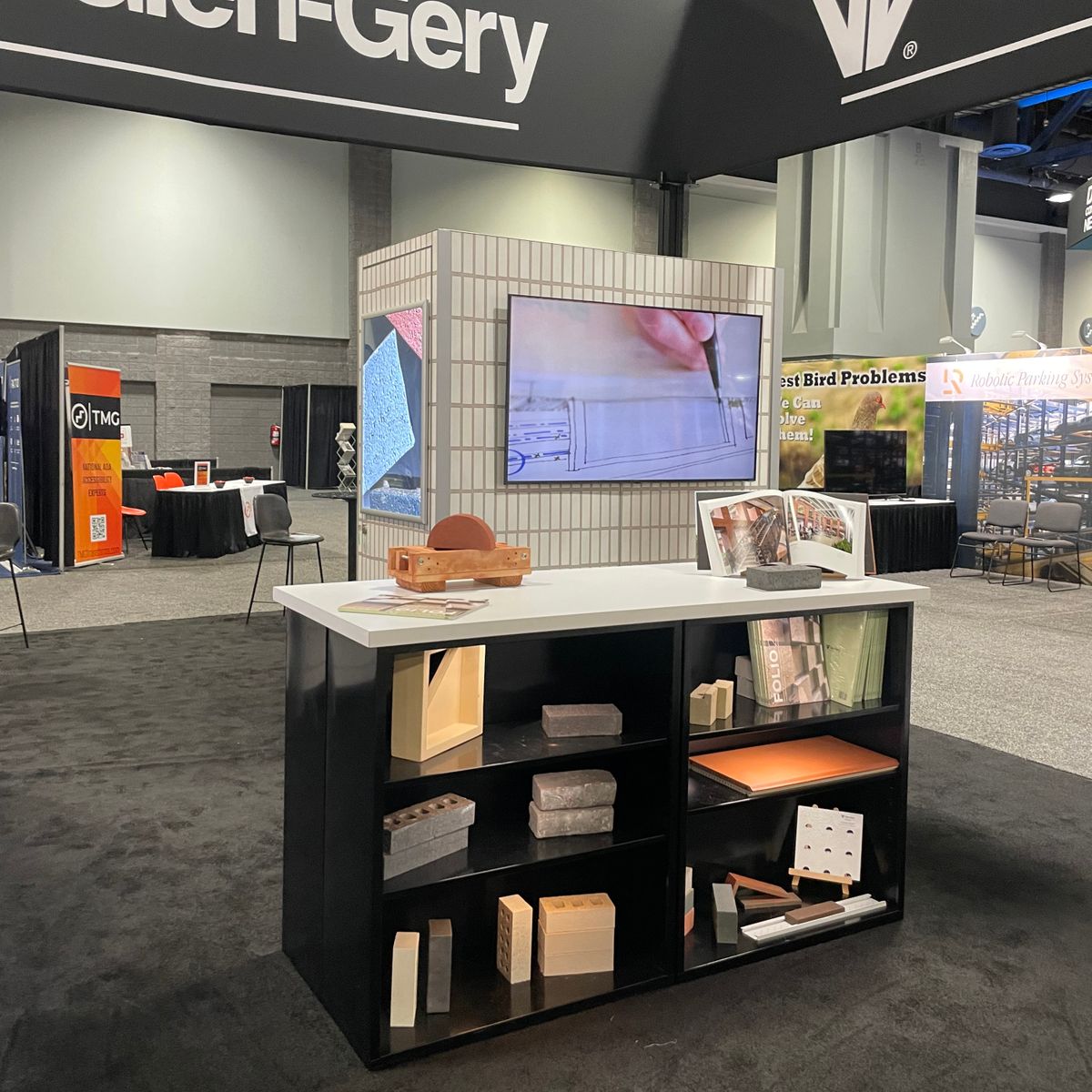 custom-island-trade-show-exhibit